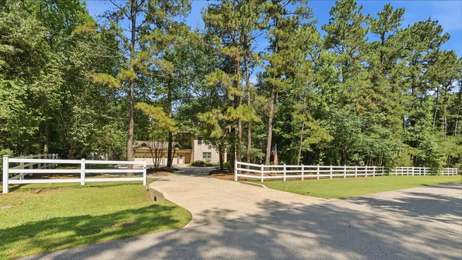 Photo 2 of 39 Creek Forest Lane, Conroe, TX