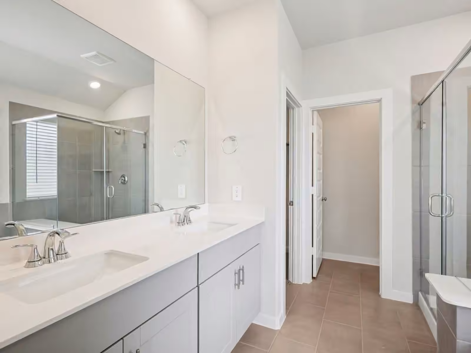 Photo 4 of 5205 Redbud Valley Drive, Pearland, TX