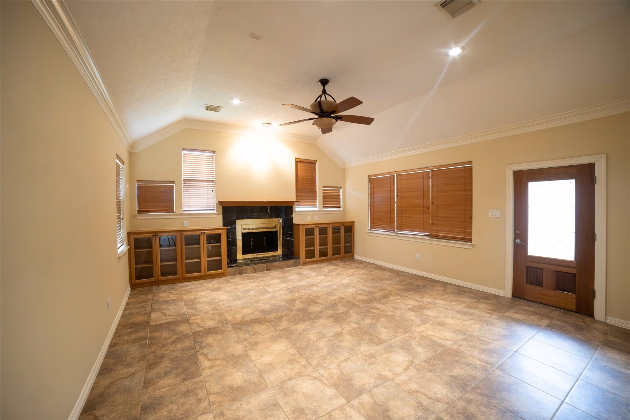 Photo 4 of 1107 Du Barry Lane, Houston, TX