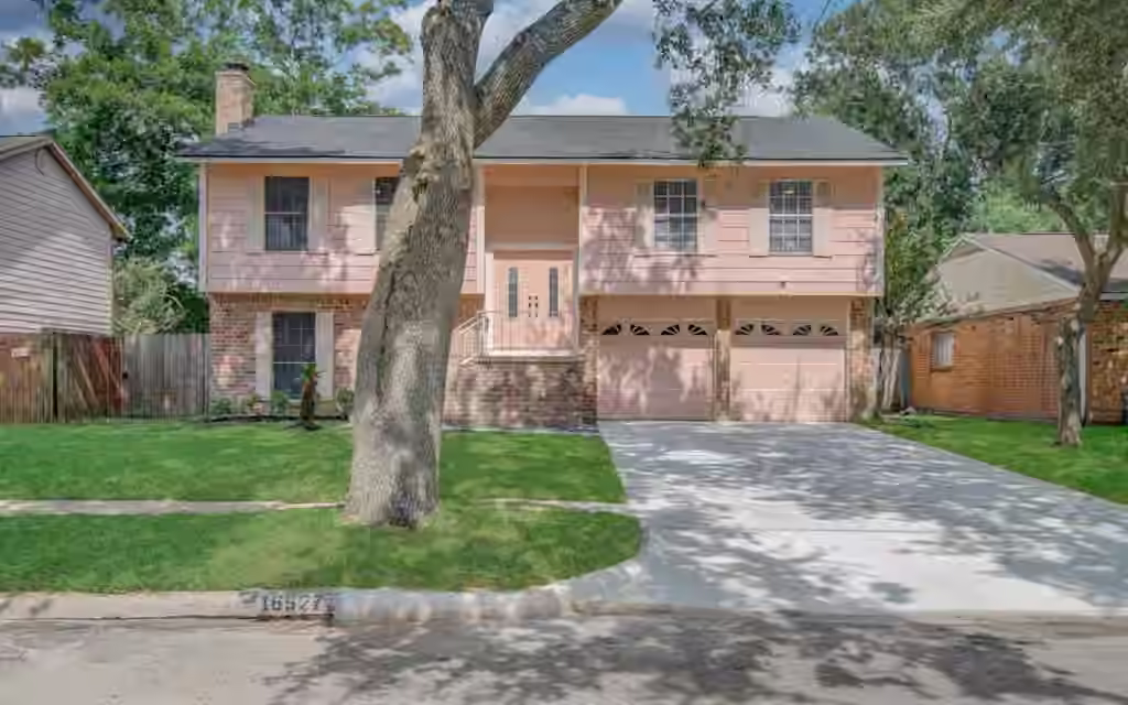 Photo 2 of 16527 Quail Dale Drive, Houston, TX