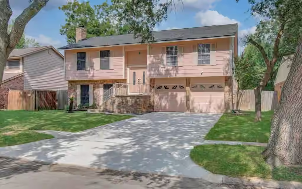 Photo 3 of 16527 Quail Dale Drive, Houston, TX