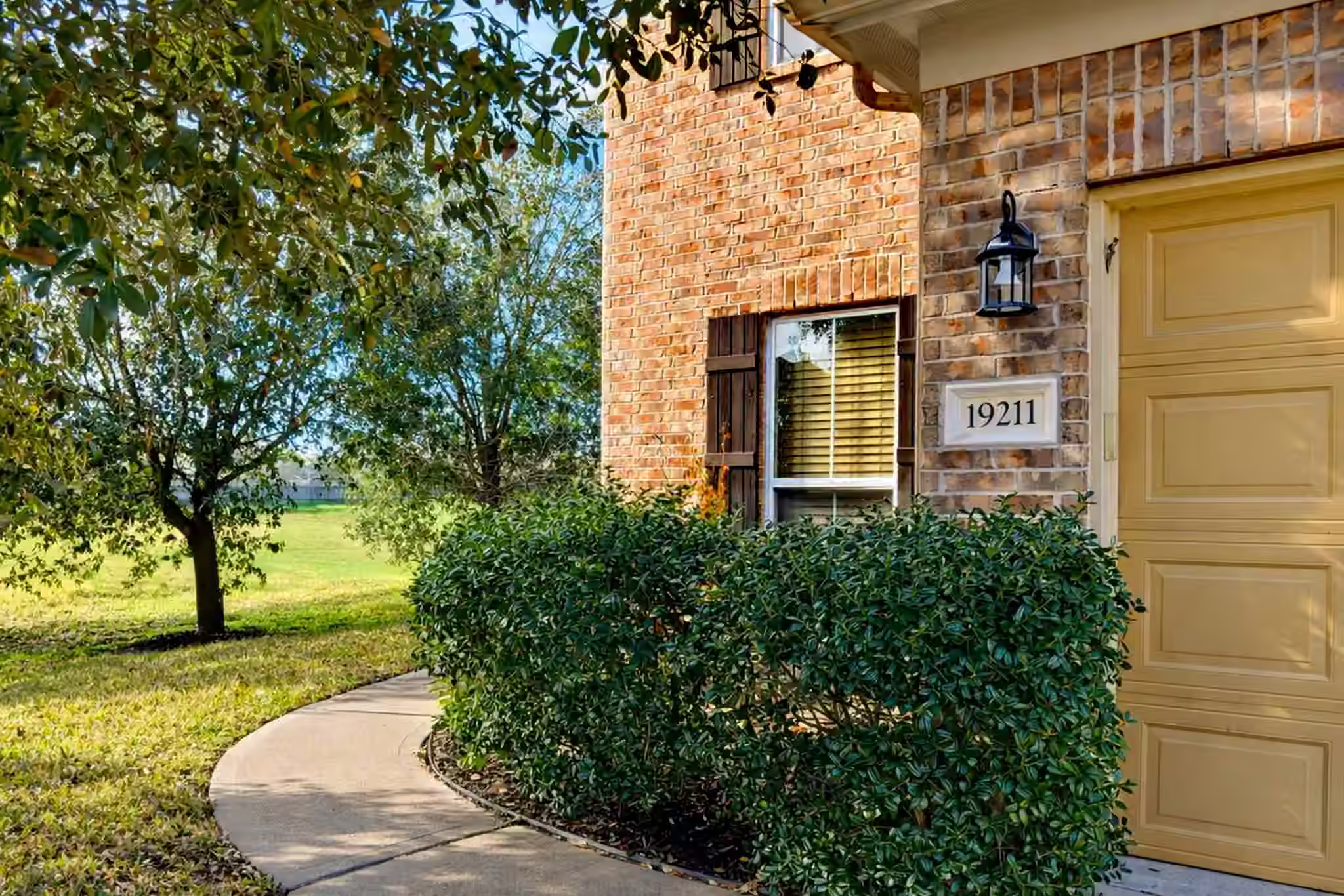 Photo 5 of 19211 Side Way, Tomball, TX
