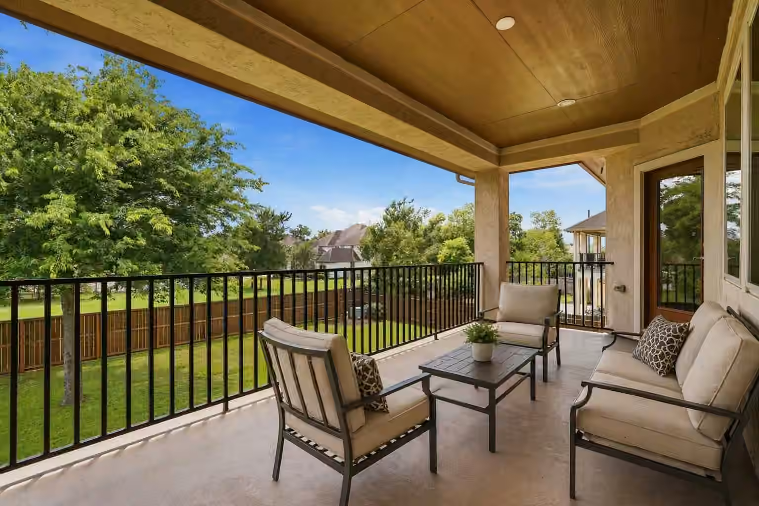 Photo 5 of 6011 Abercombie Lane, Sugar Land, TX