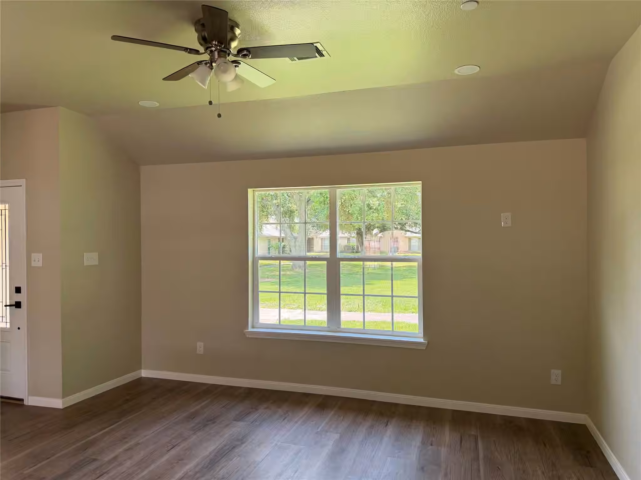 Photo 5 of 7178 Crownwest Street 7178, Houston, TX