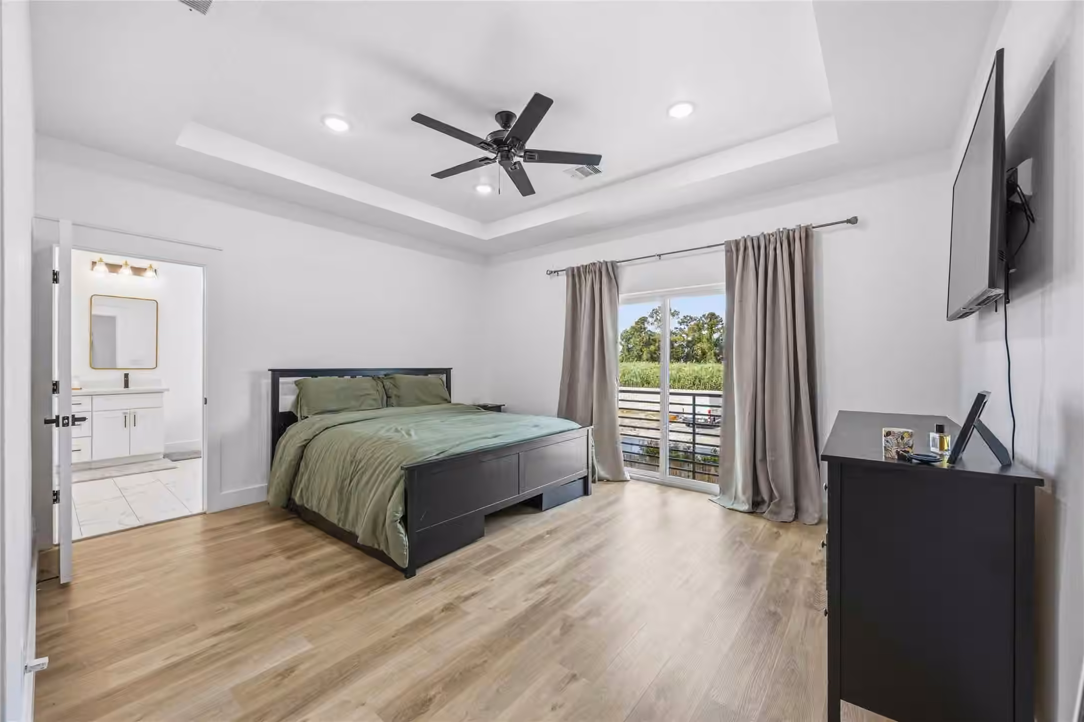Photo 6 of 2337 Paul Quinn Street, Houston, TX