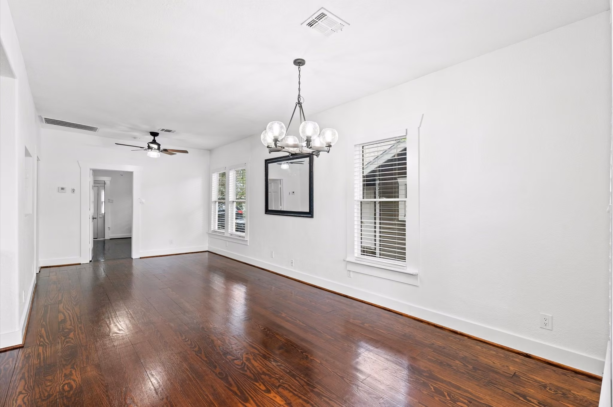 Photo 6 of 704 E 11th 1/2 Street, Houston, TX