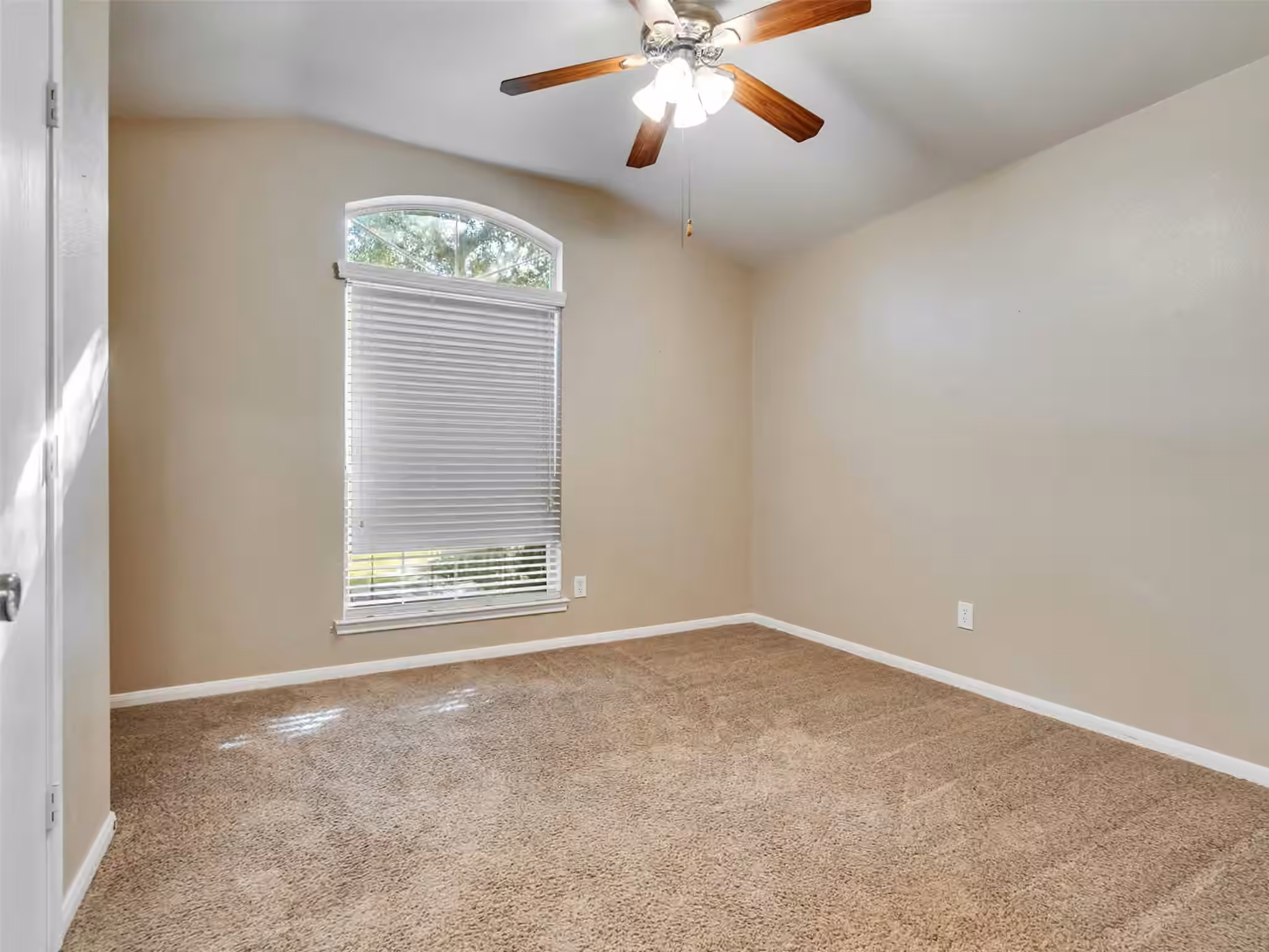 Photo 6 of 4027 Bentwood Drive, Dickinson, TX