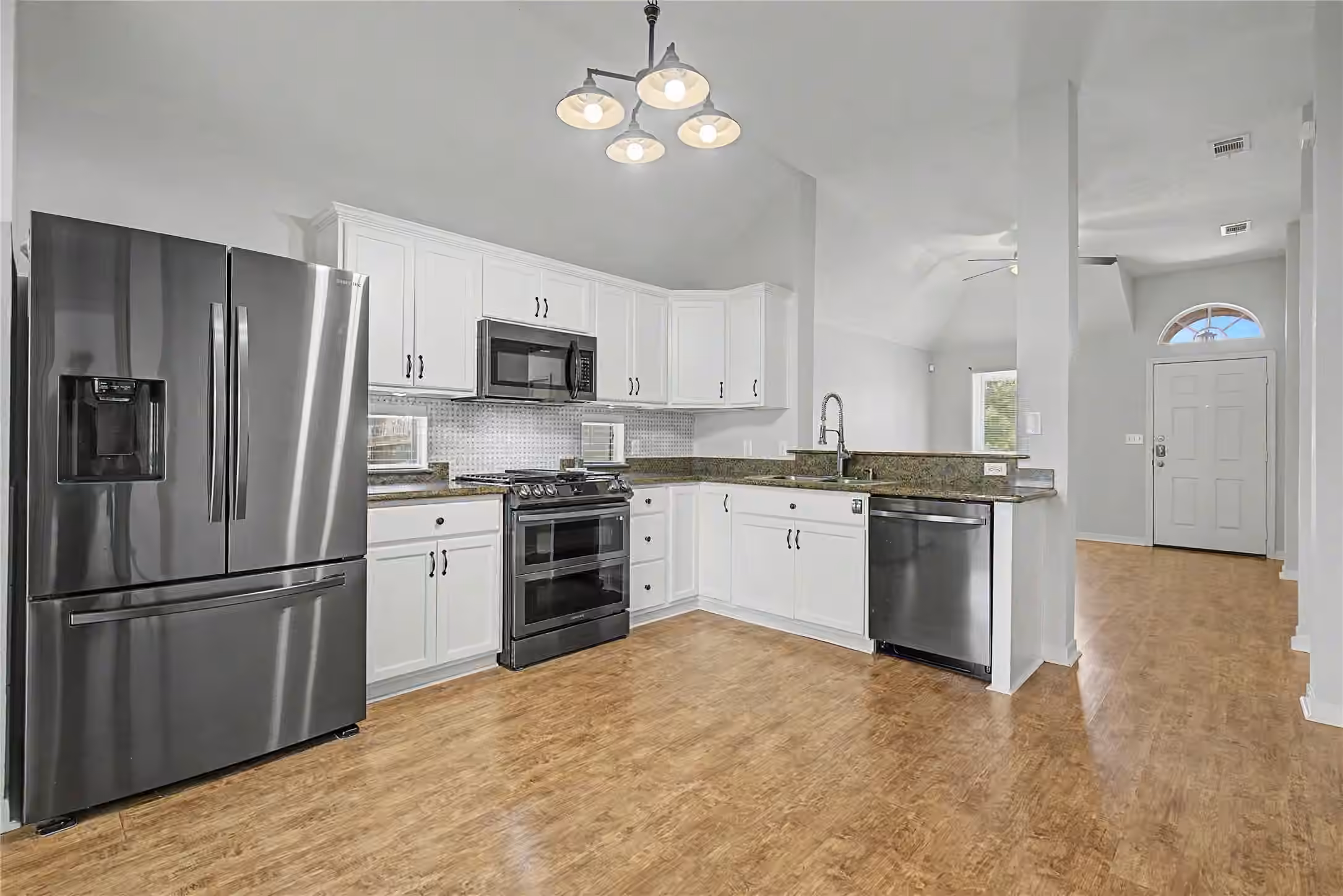 Photo 7 of 111 Enfield Court, Huntsville, TX