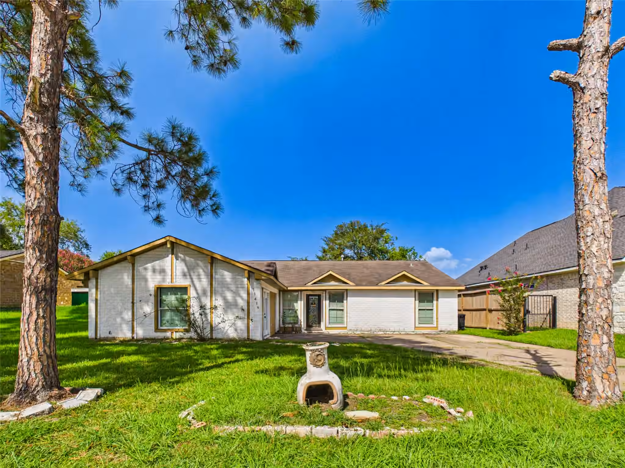 Photo of 11419 Blackhawk Boulevard, Houston, TX 77089