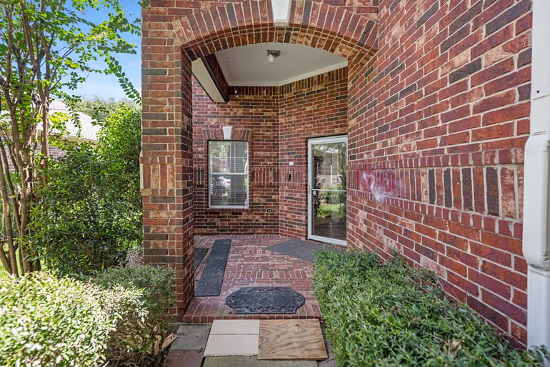 Photo 2 of 17019 Locust Springs Drive, Houston, TX