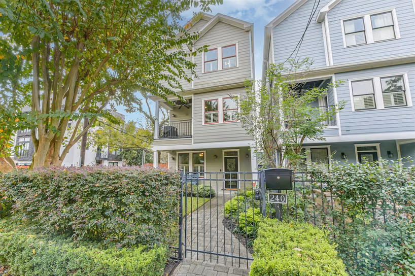 Photo 3 of 240 E Woodland Street, Houston, TX