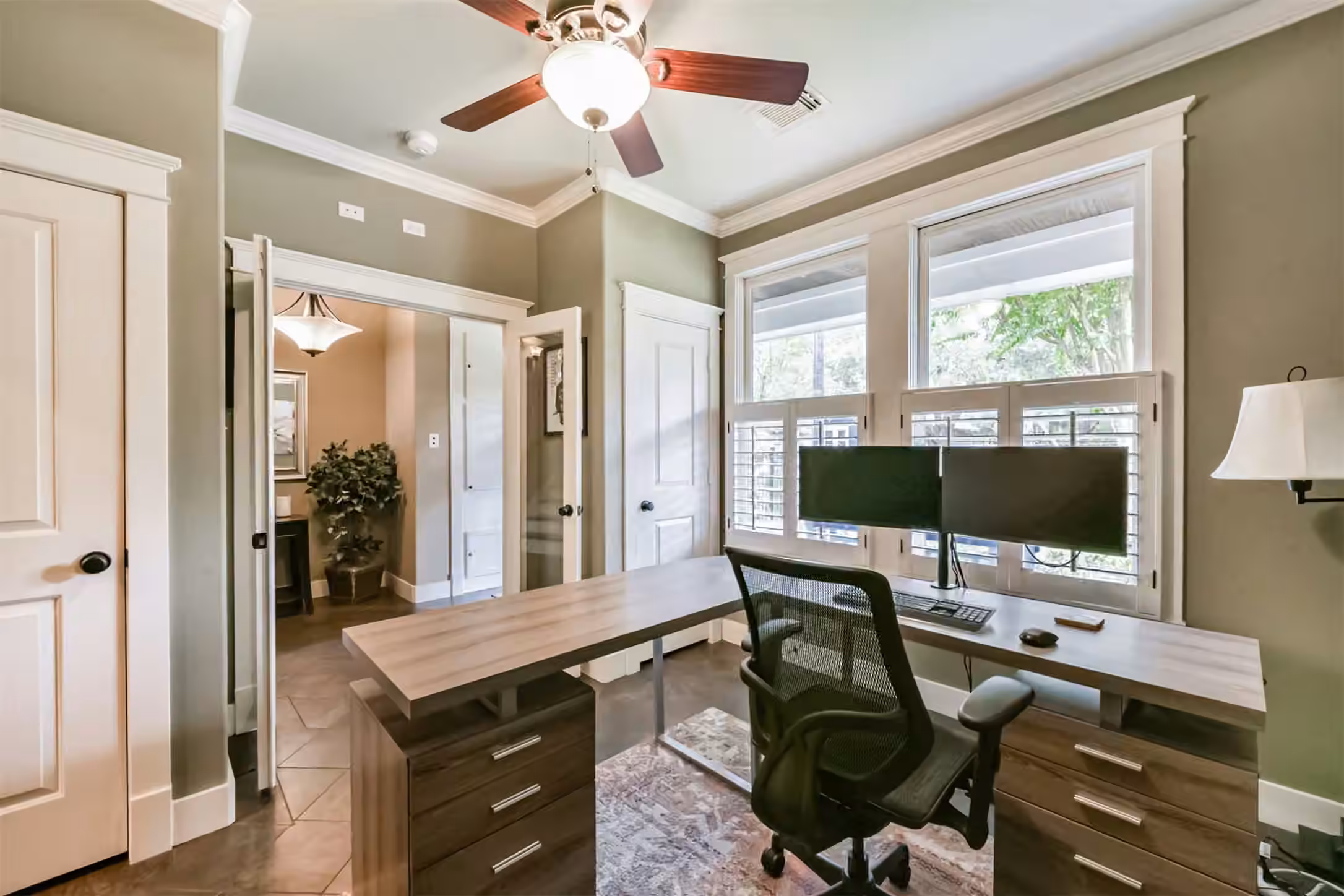 Photo 6 of 240 E Woodland Street, Houston, TX