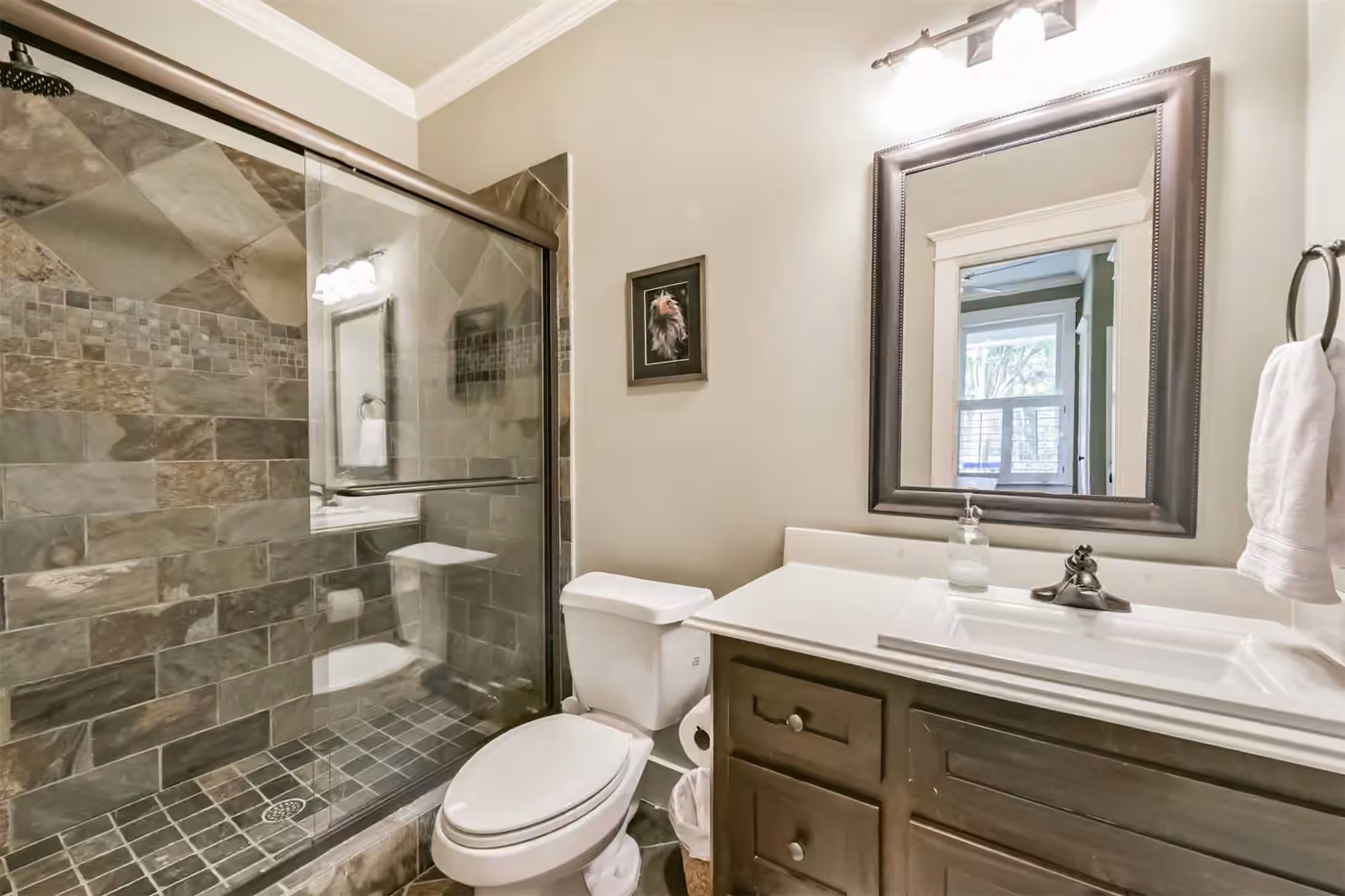 Photo 7 of 240 E Woodland Street, Houston, TX