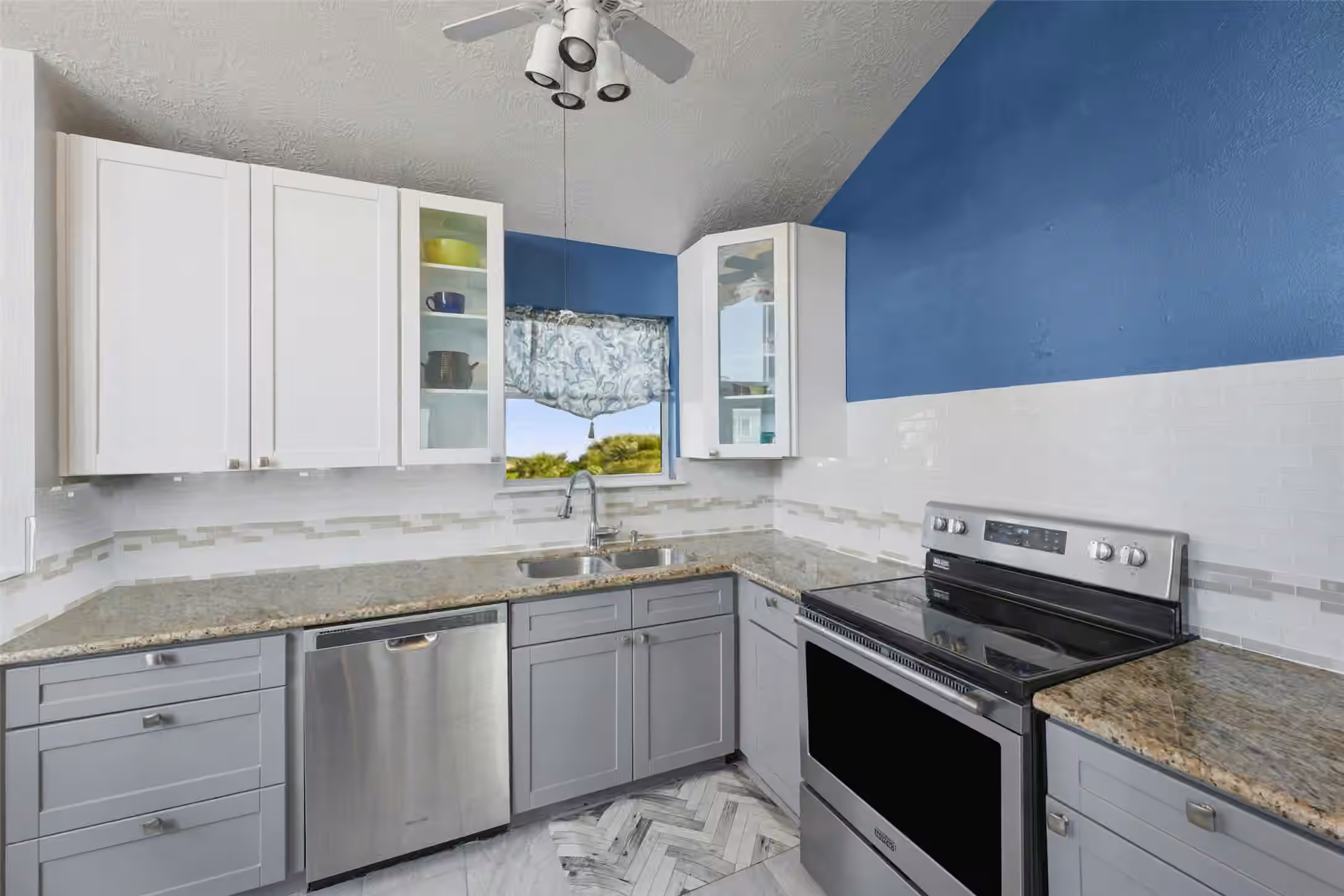 Photo 6 of 22513 Bay Point Drive, Galveston, TX