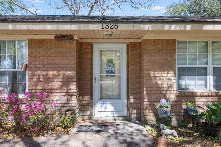 Photo of 1326 Kathy Avenue, Sealy, TX 77474