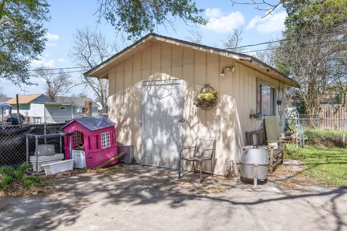 Photo 3 of 1326 Kathy Avenue, Sealy, TX