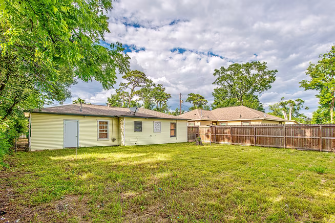Photo 3 of 8022 Talton Street, Houston, TX