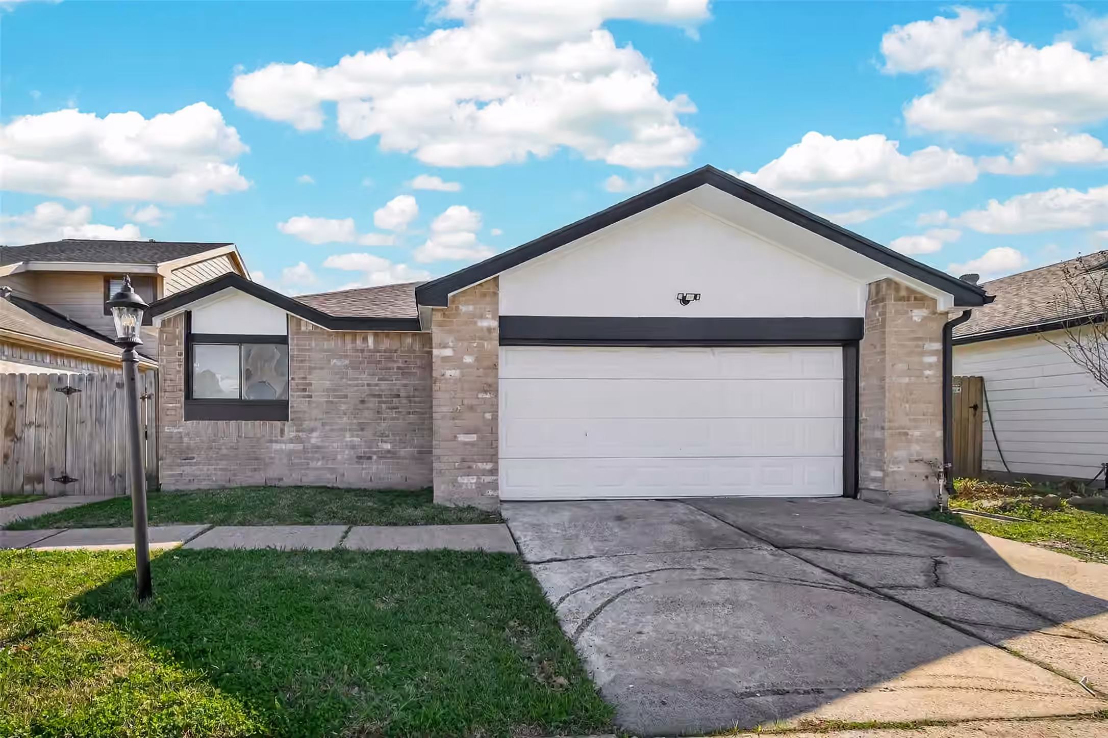 Photo 4 of 12817 Hill Branch Drive, Houston, TX