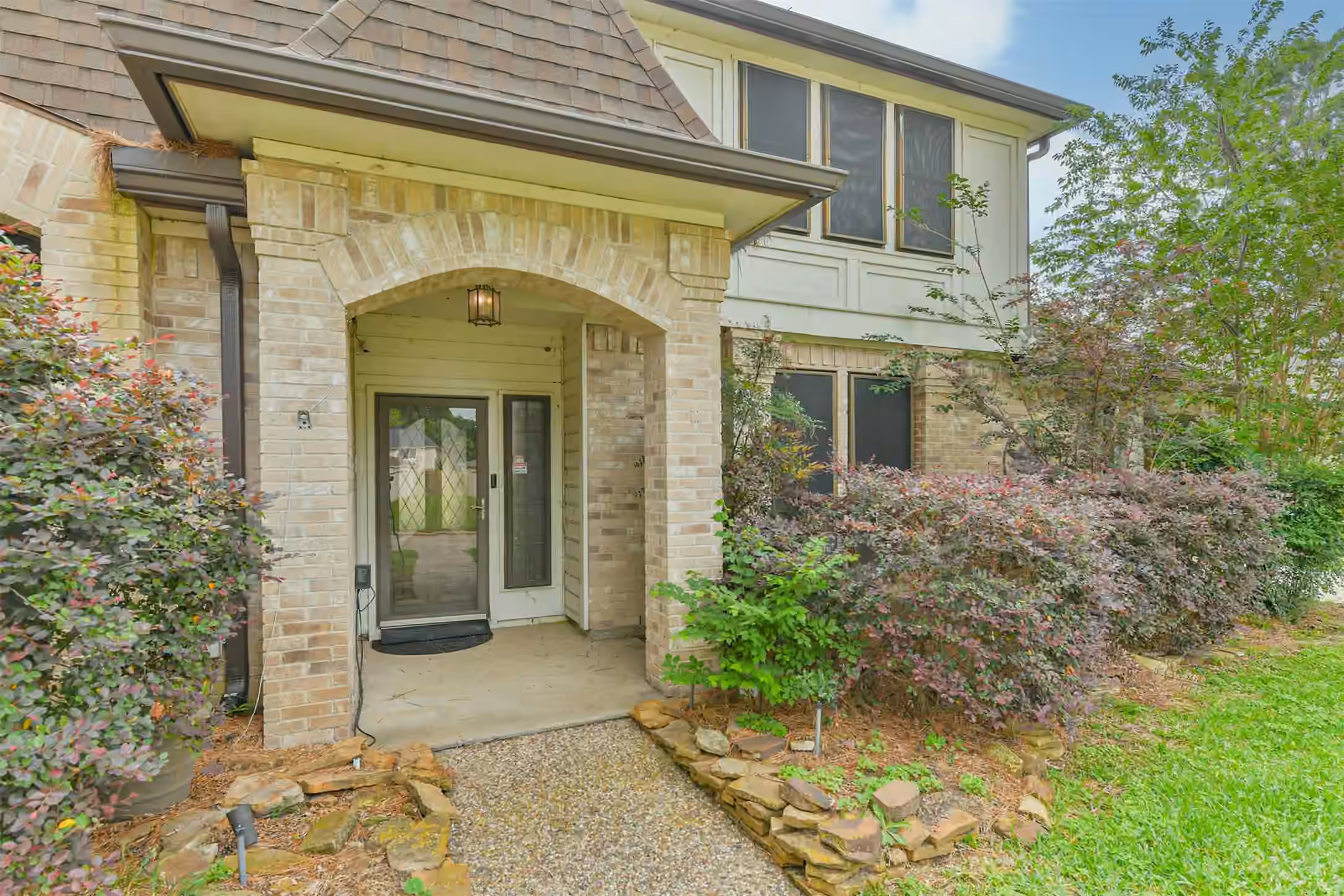 Photo 2 of 7710 Brook Springs Drive, Houston, TX
