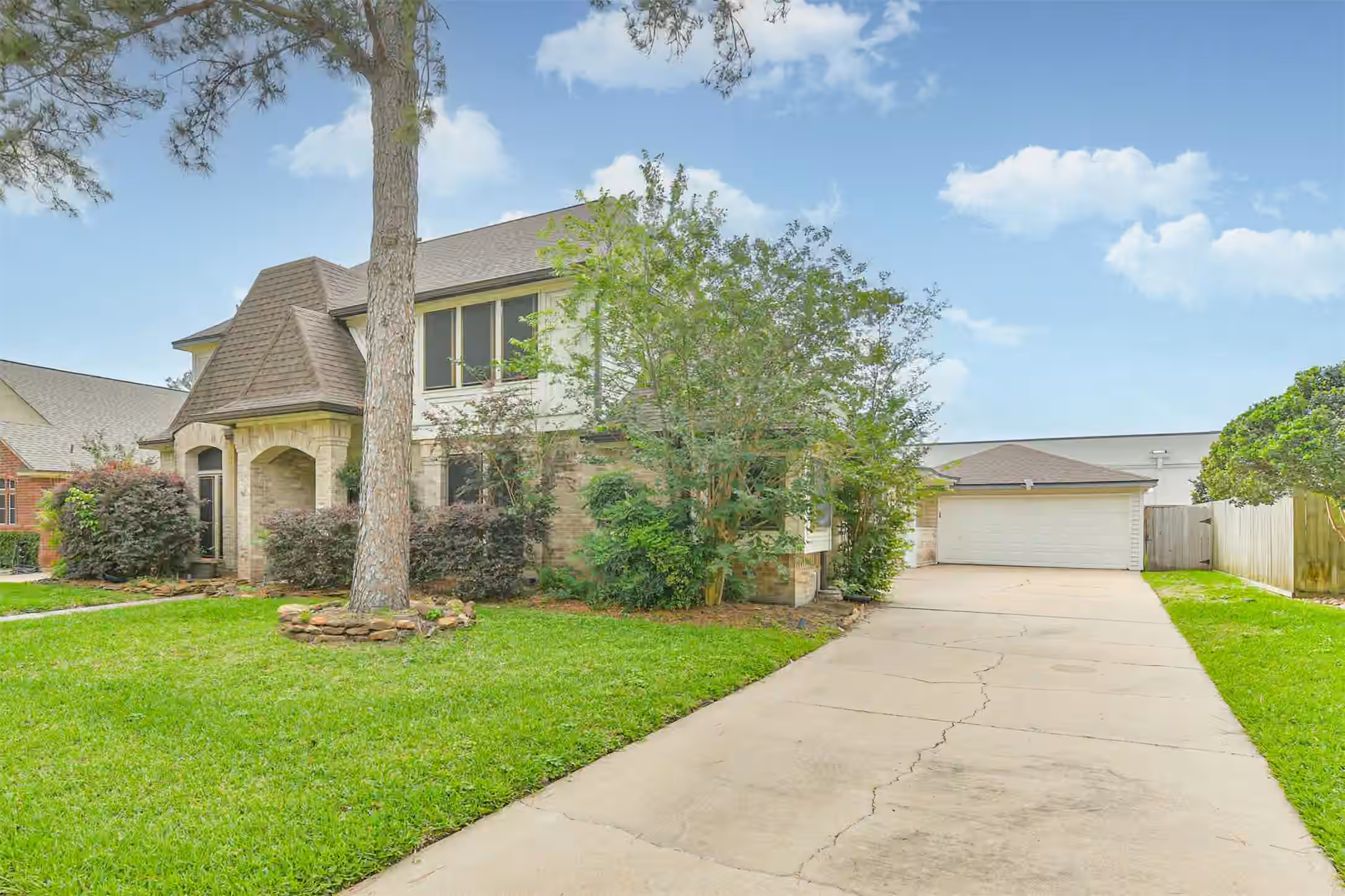 Photo 3 of 7710 Brook Springs Drive, Houston, TX
