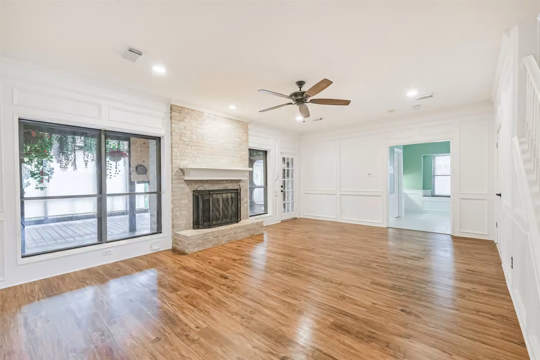 Photo 7 of 7710 Brook Springs Drive, Houston, TX