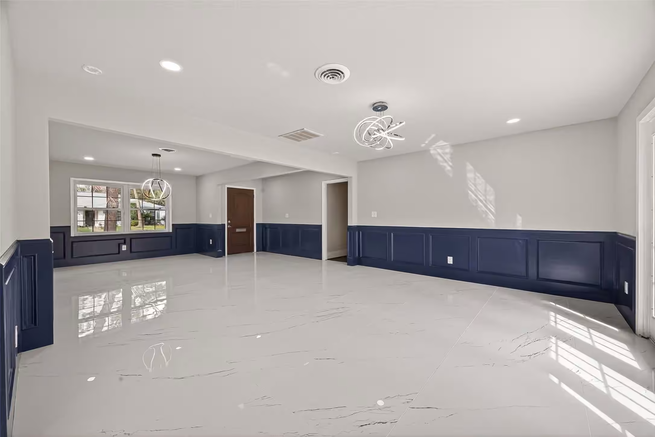 Photo 7 of 9623 Meadowglen Lane, Houston, TX
