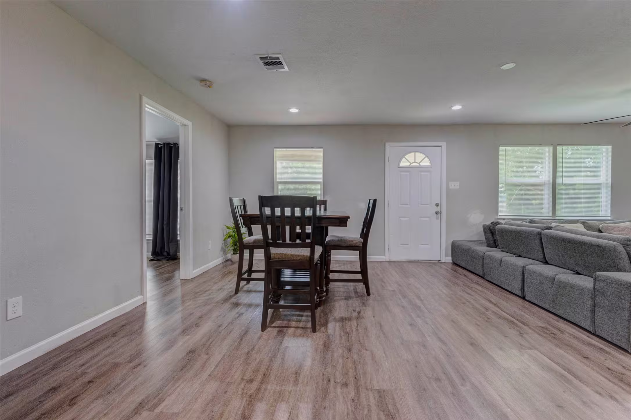 Photo 3 of 5031 Caplin Street, Houston, TX