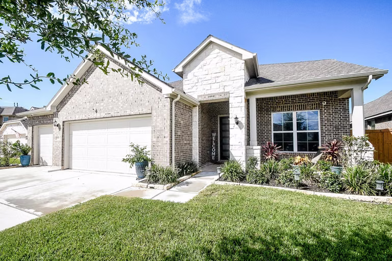 Photo 3 of 1507 Homewood Point Lane, Rosharon, TX