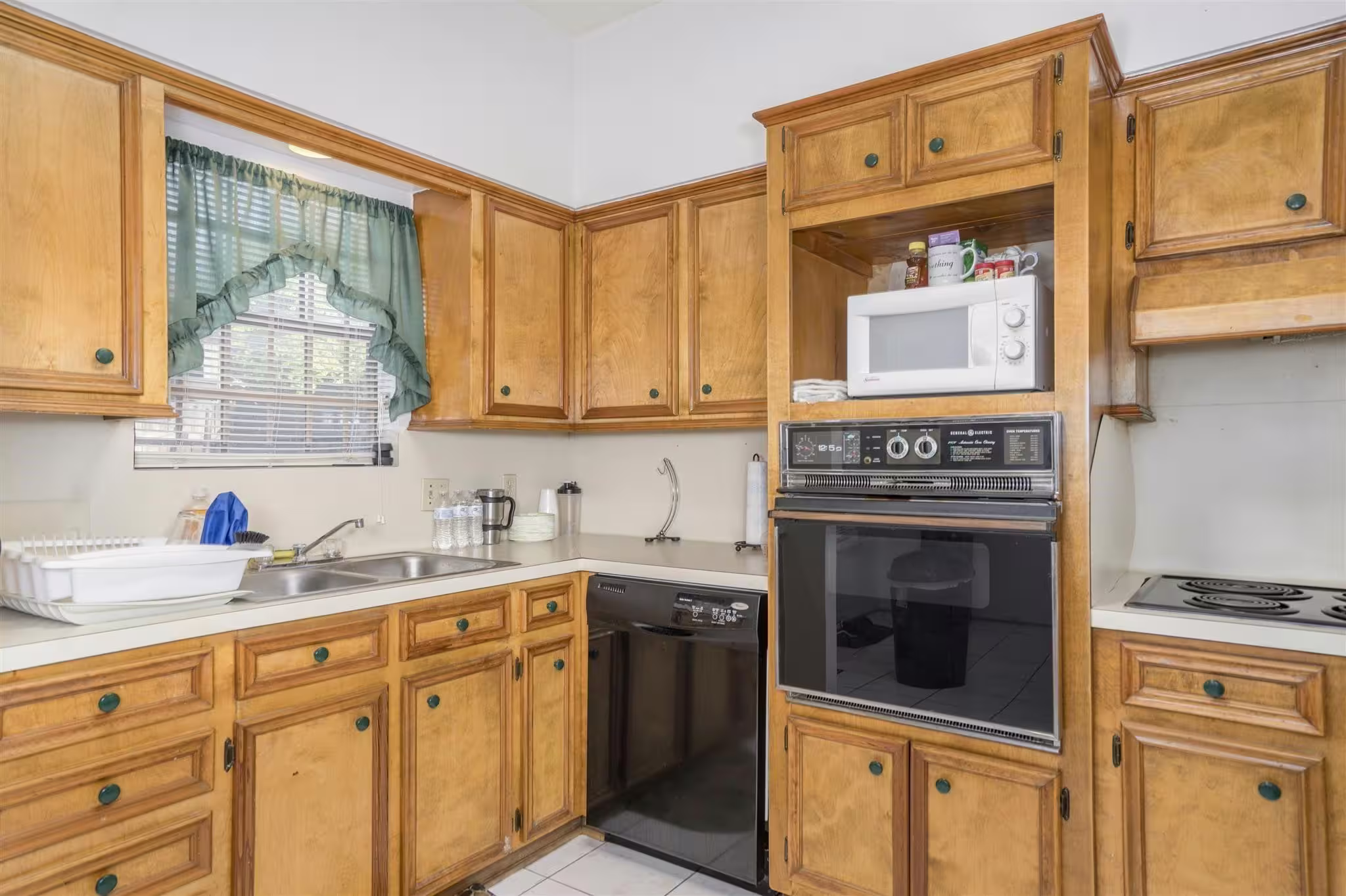 Photo 4 of 10763 Sandpiper Drive, Houston, TX