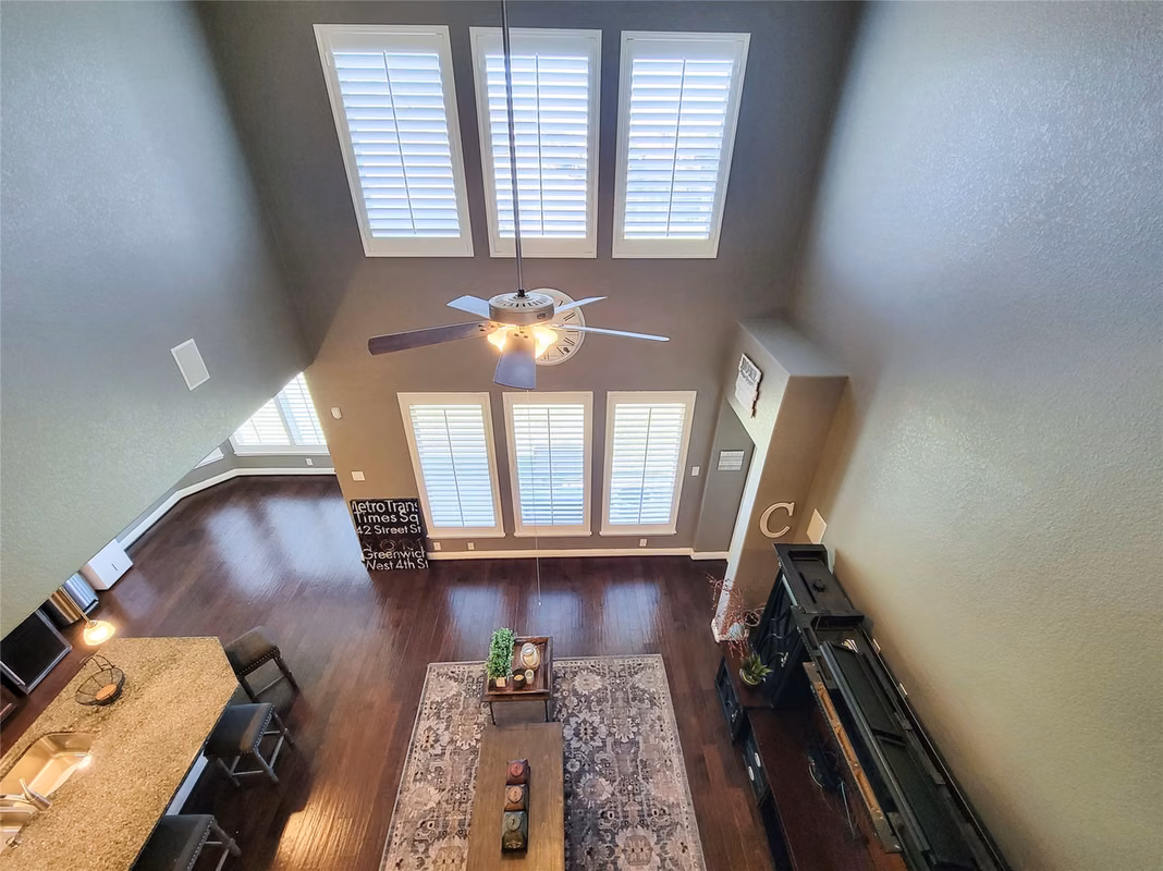 Photo 4 of 1904 Emerald Breeze Court, Pearland, TX