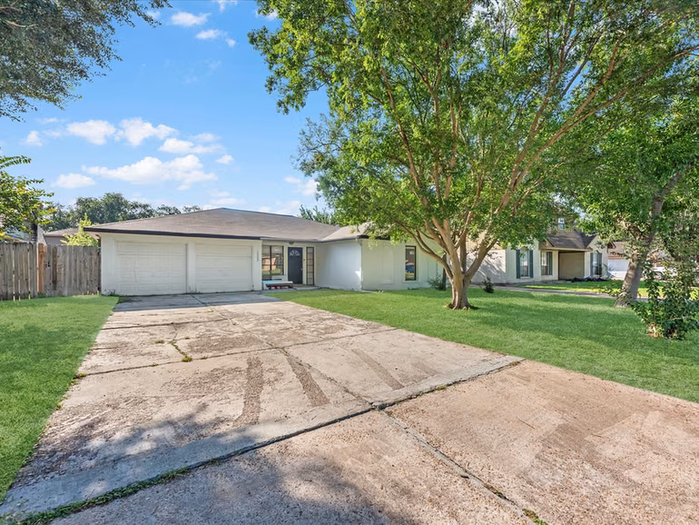 Photo 3 of 223 Kirkaldy Drive, Houston, TX