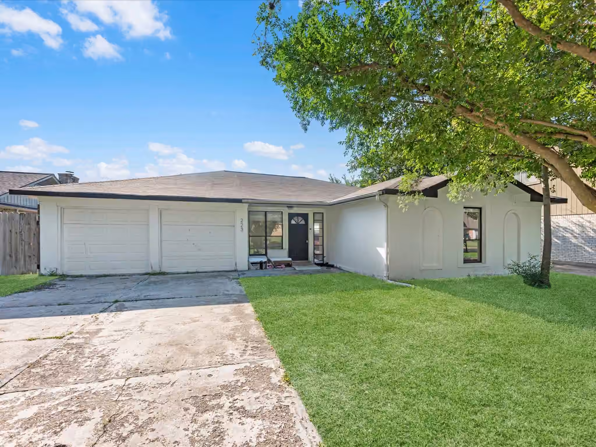 Photo 4 of 223 Kirkaldy Drive, Houston, TX