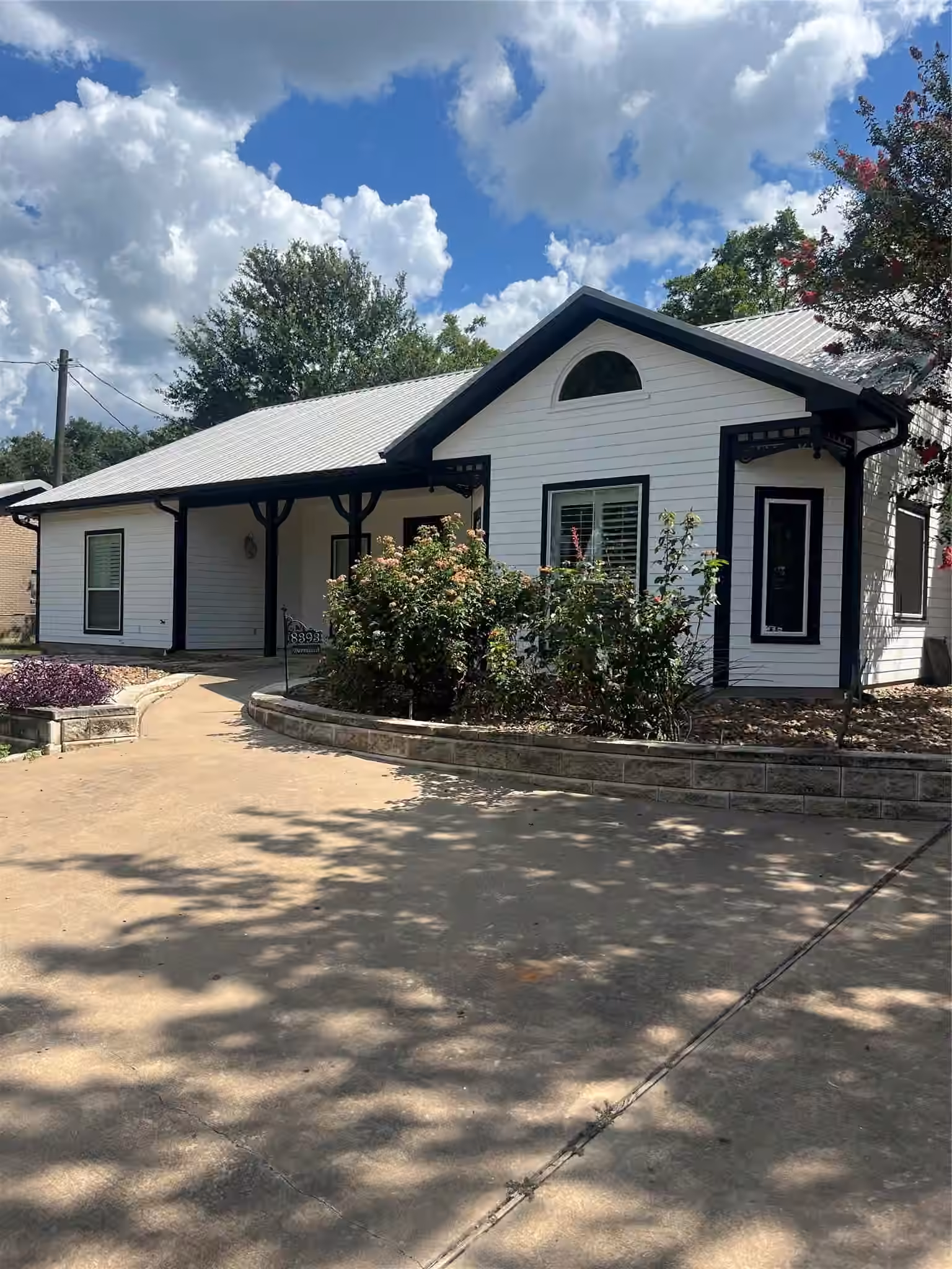 Photo of 8393 Bermuda Street, Industry, TX