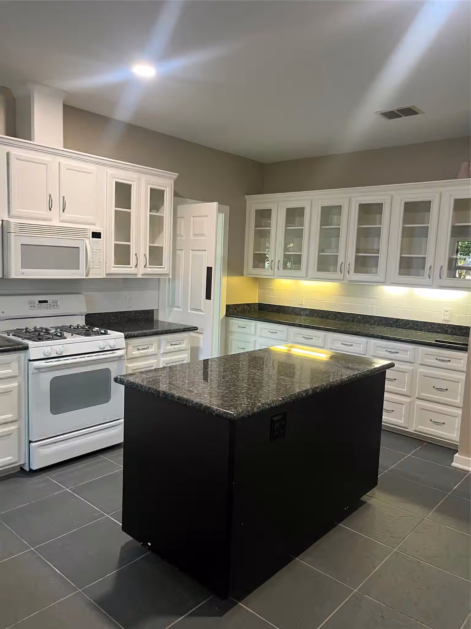 Photo 6 of 8393 Bermuda Street, Industry, TX