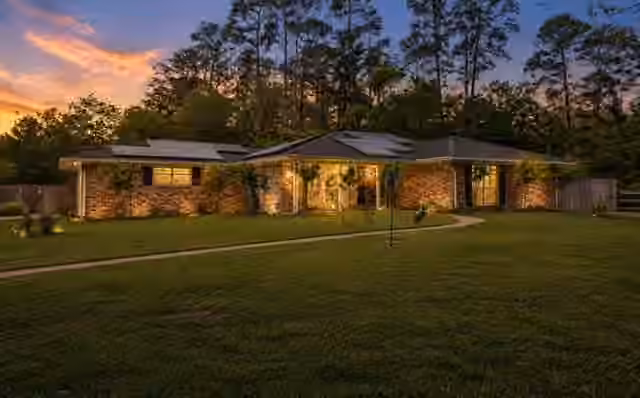 Photo of 16701 Surrey Lane, Stagecoach, TX