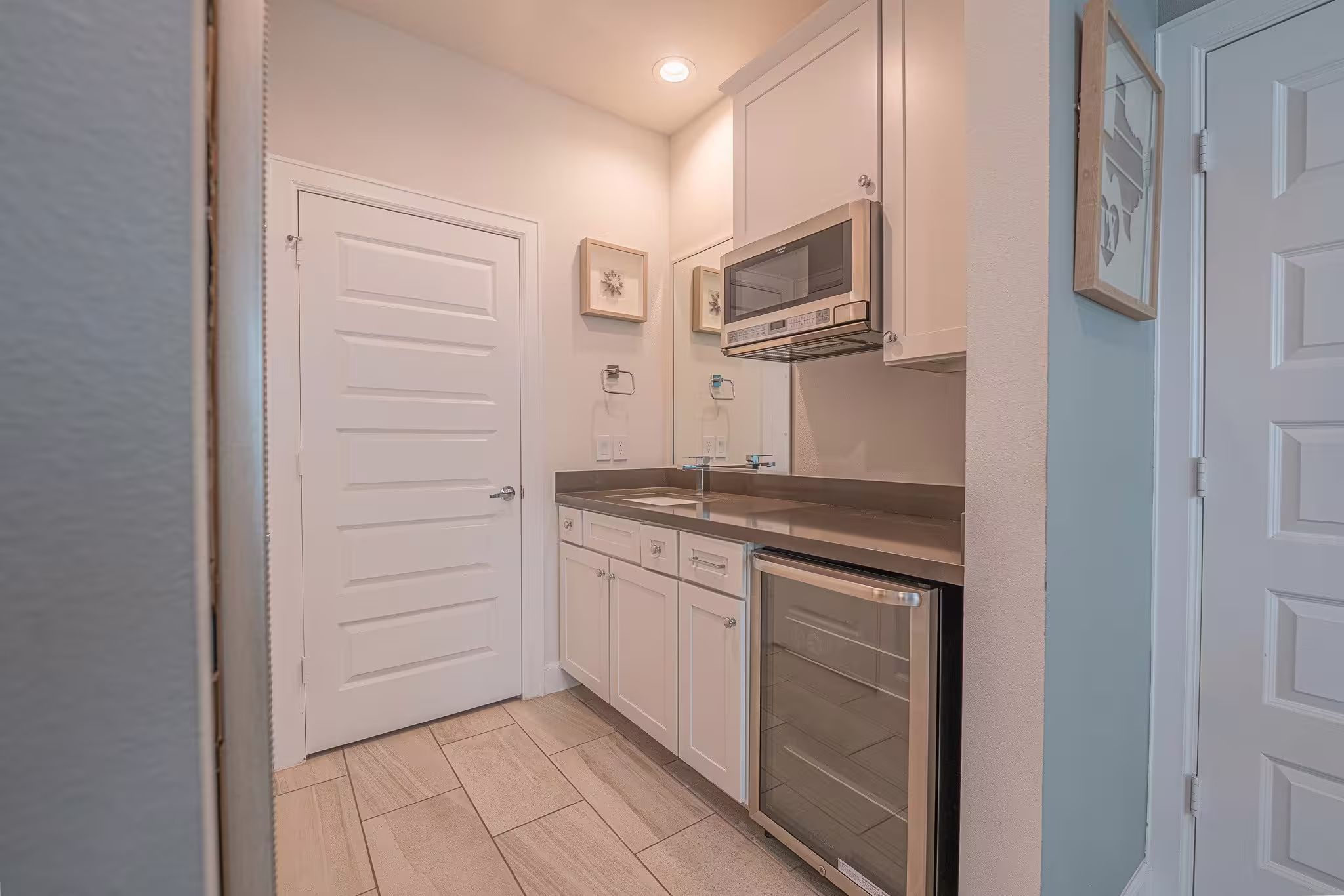 Photo 7 of 2721 Clinton Drive, Houston, TX