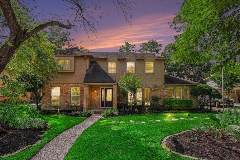 Photo 3 of 6711 Campden Drive, Spring, TX