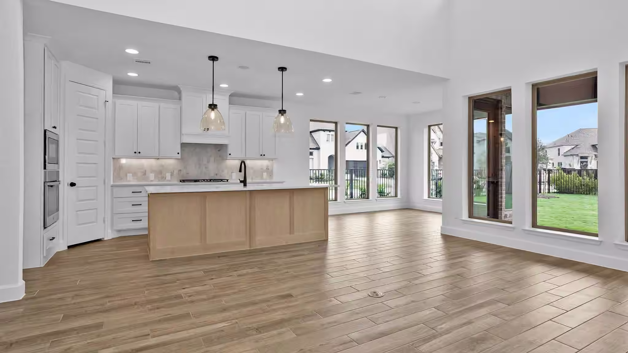 Photo 5 of 10730 Yellow Wild Indigo Lane, Cypress, TX