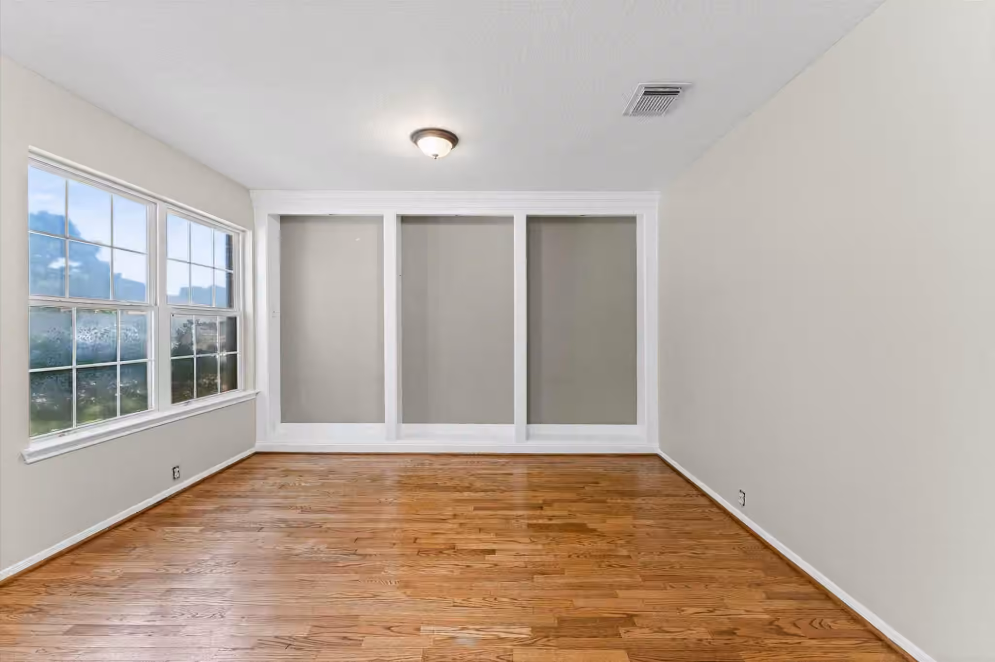 Photo 5 of 11819 S Brenton Knoll Drive, Tomball, TX