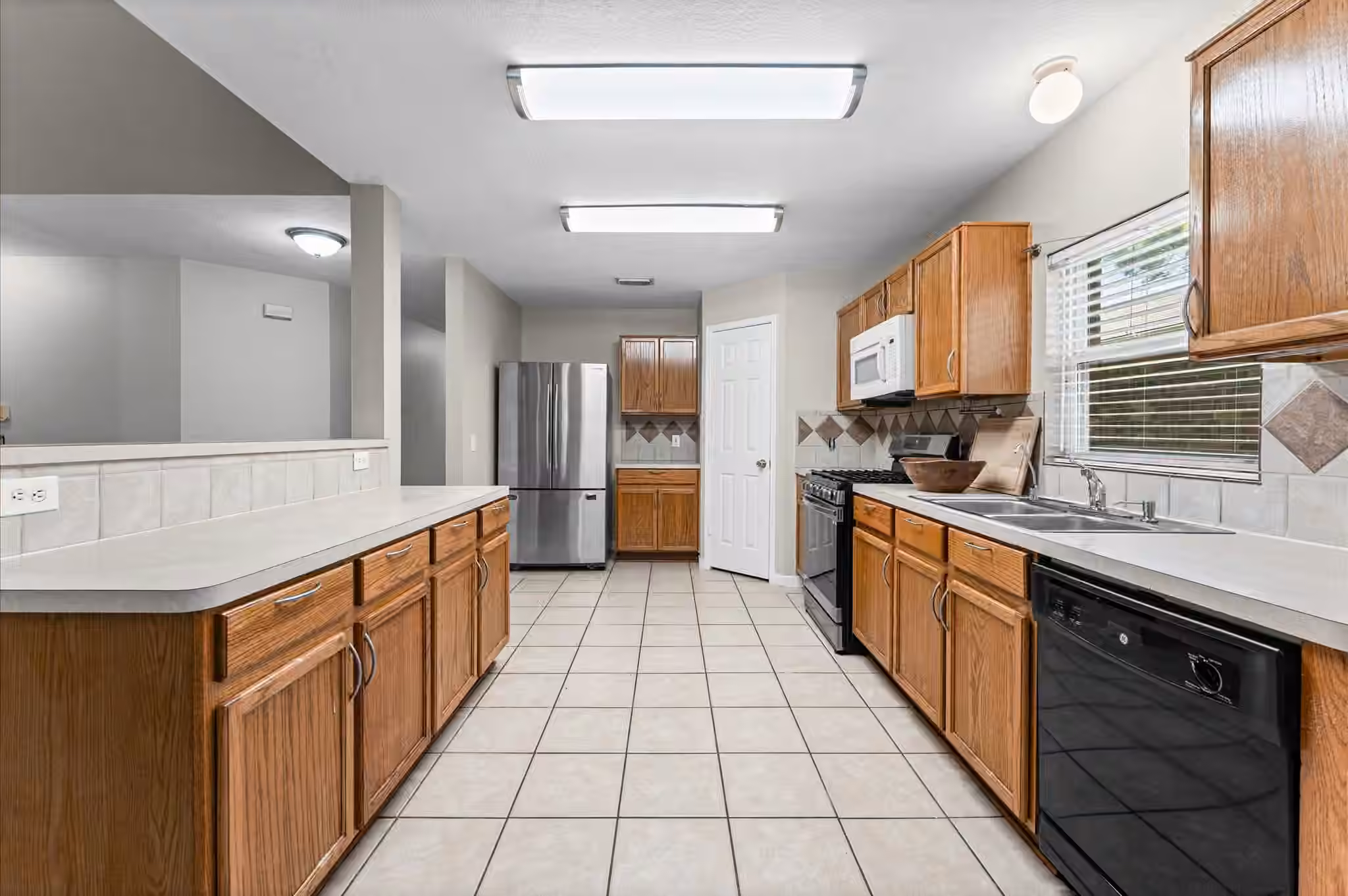 Photo 6 of 11819 S Brenton Knoll Drive, Tomball, TX