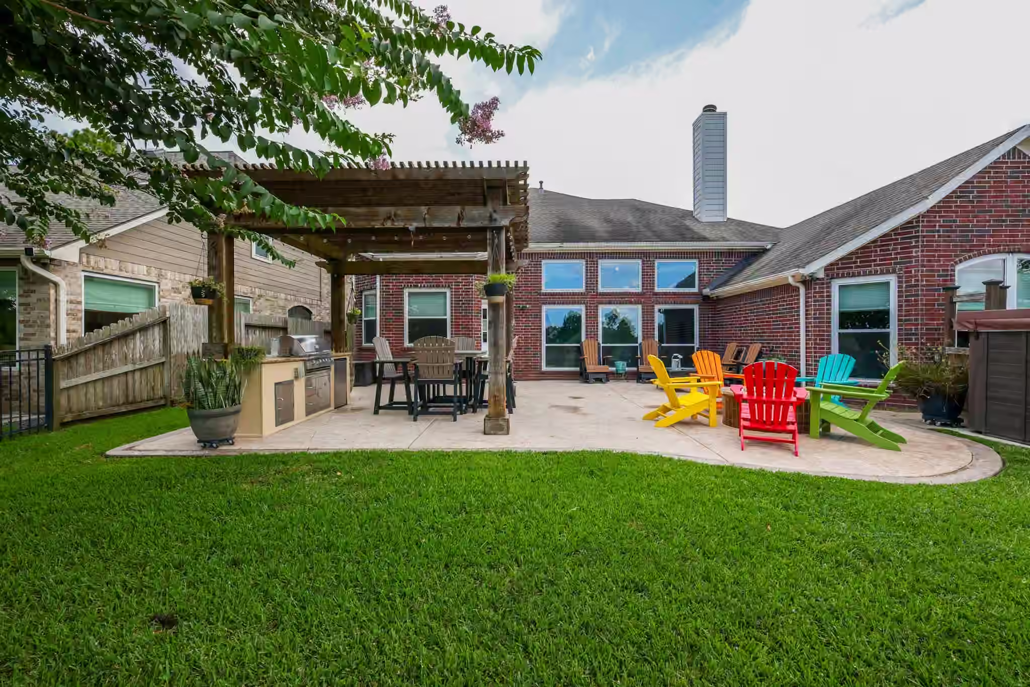 Photo 2 of 3239 Braesview Drive, Pearland, TX