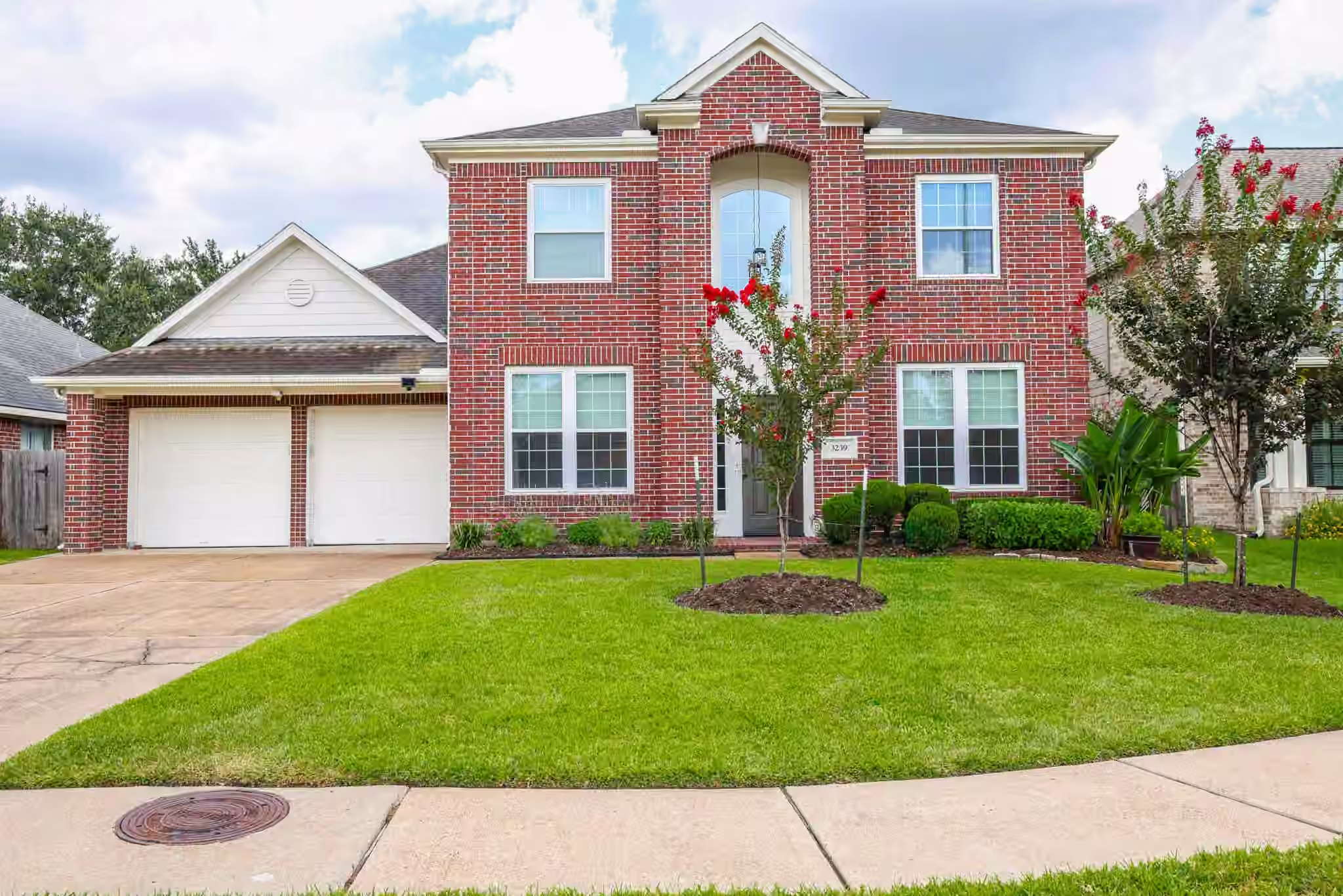 Photo 3 of 3239 Braesview Drive, Pearland, TX