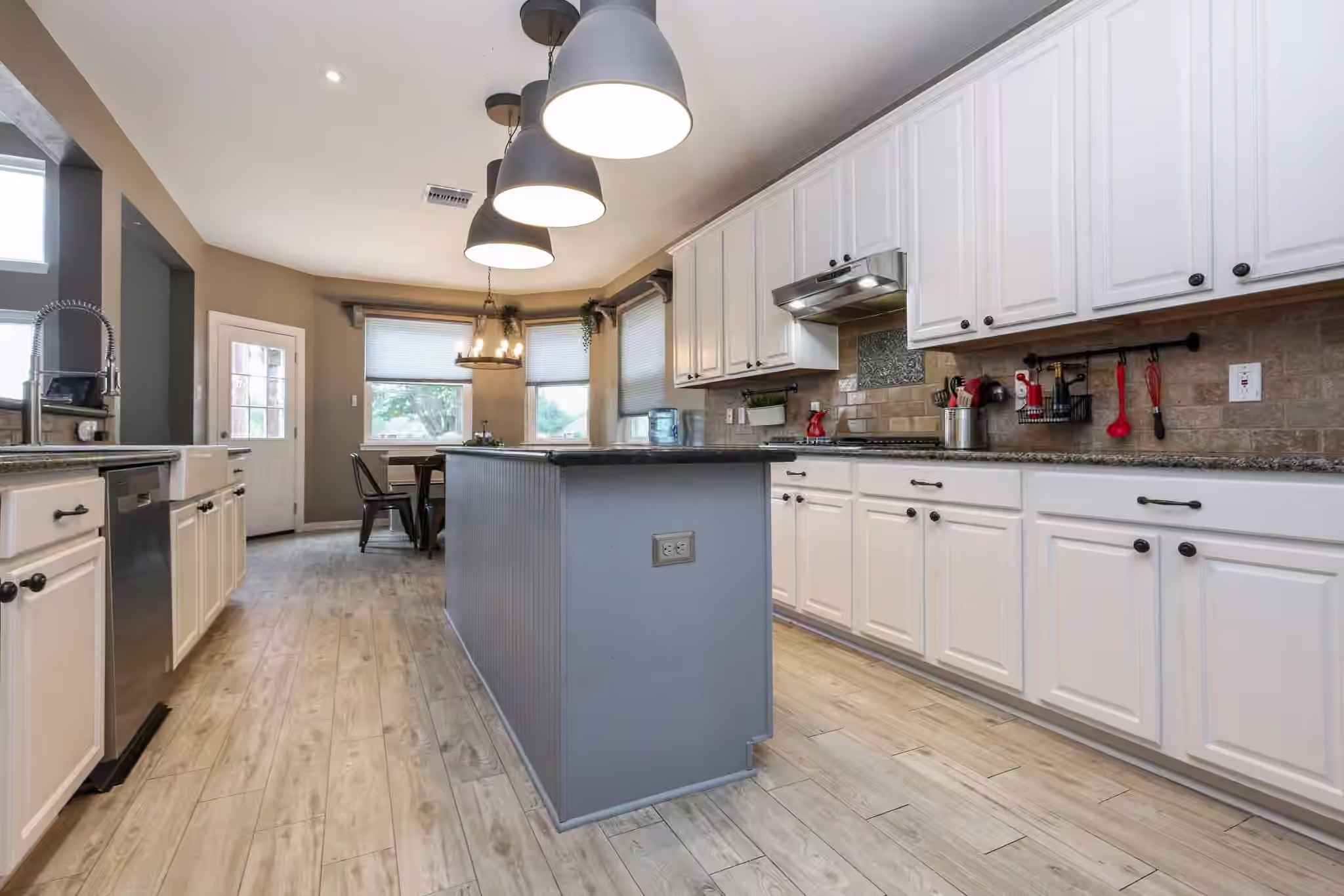 Photo 6 of 3239 Braesview Drive, Pearland, TX