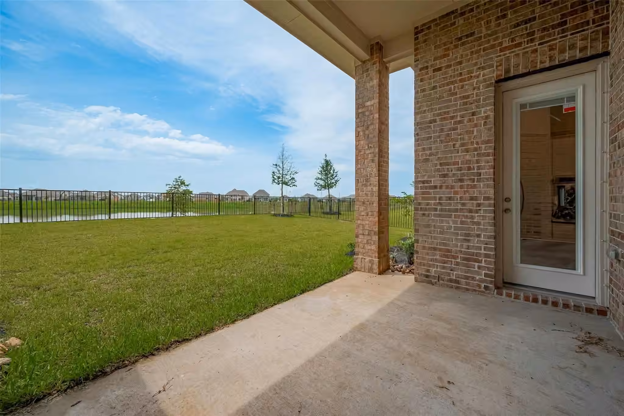 Photo 3 of 2907 Golden Isle Drive, Texas City, TX