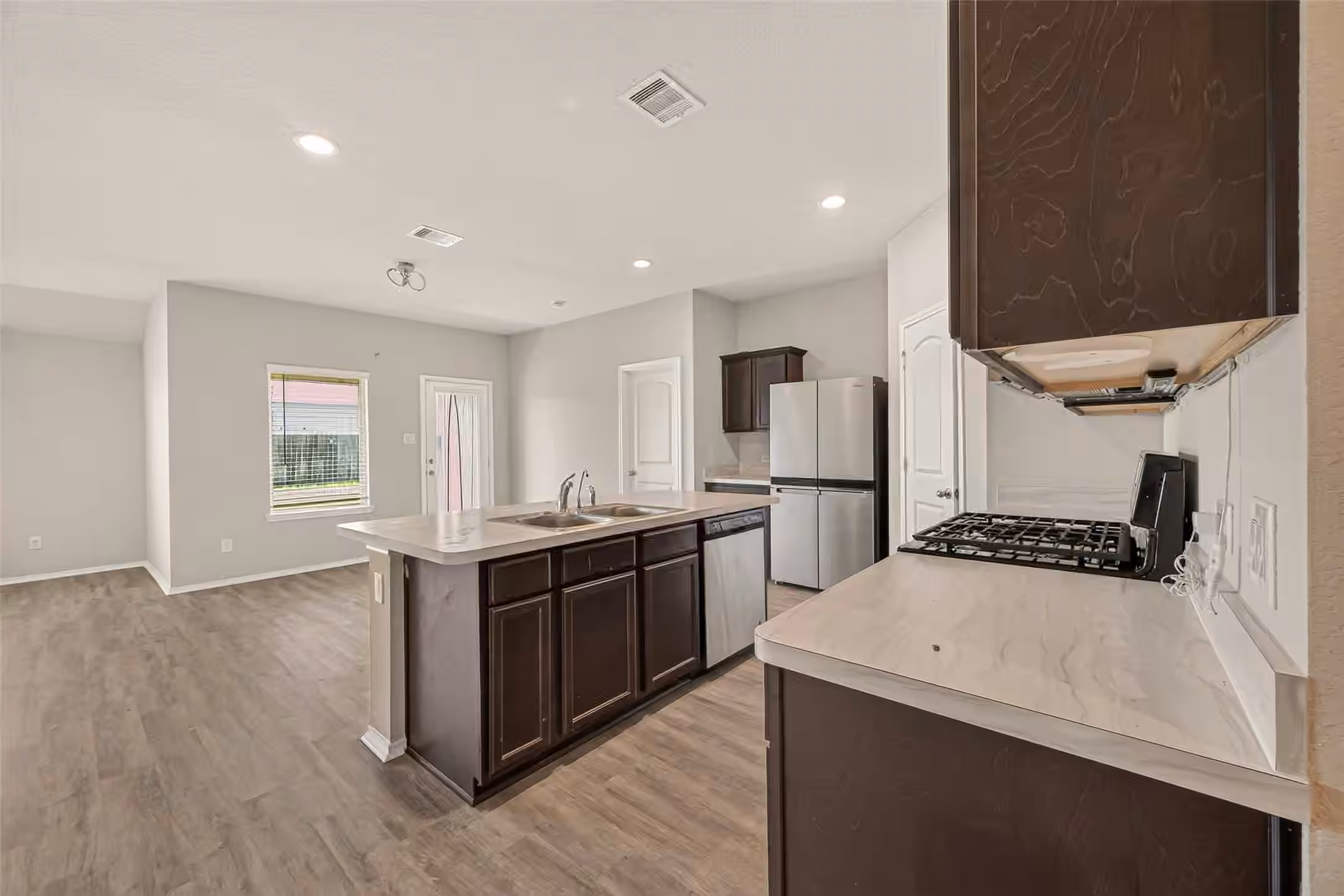 Photo 4 of 21606 Victoria Harbor Drive, Katy, TX