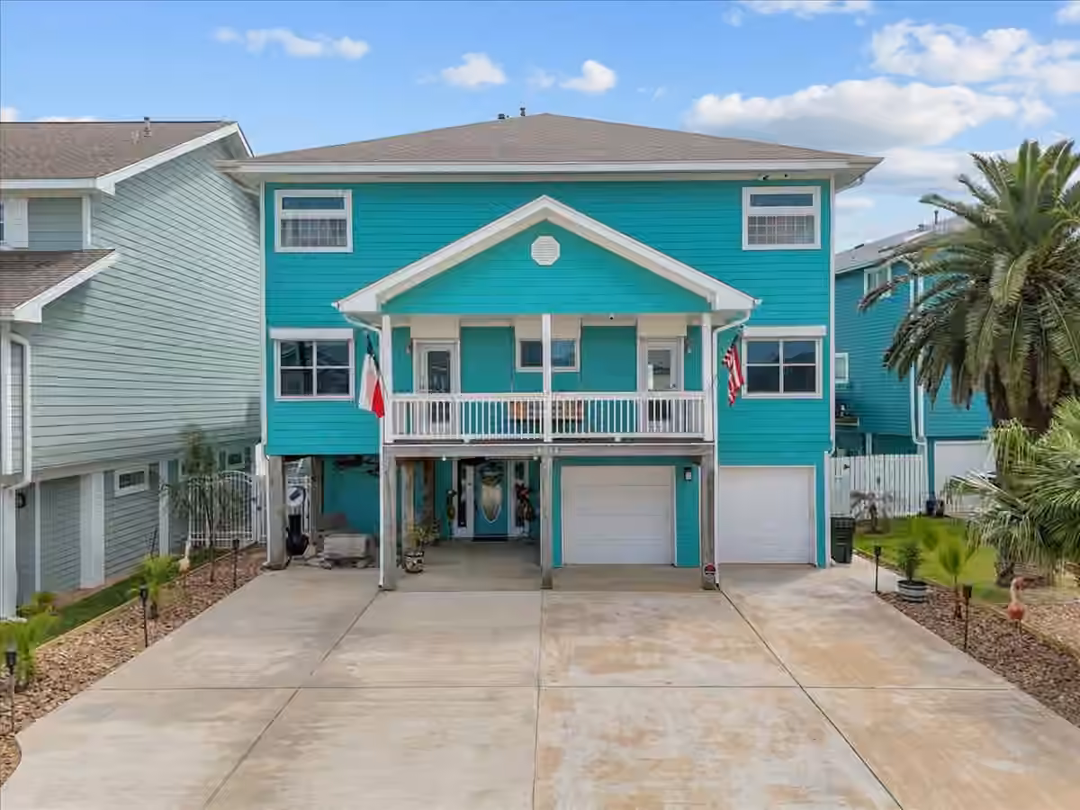Photo of 1331 Edwards Drive, San Leon, TX