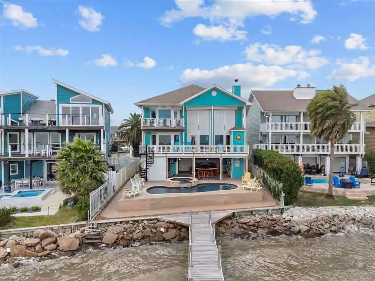 Photo 2 of 1331 Edwards Drive, San Leon, TX