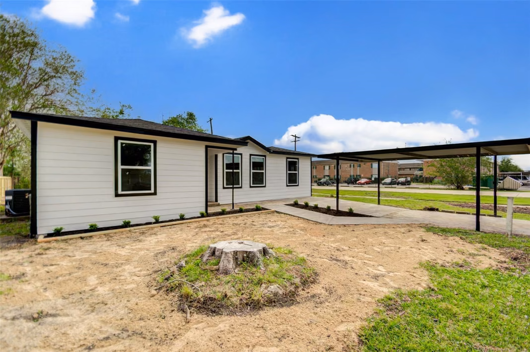 Photo 4 of 7402 Elbridge Lane, Deer Park, TX