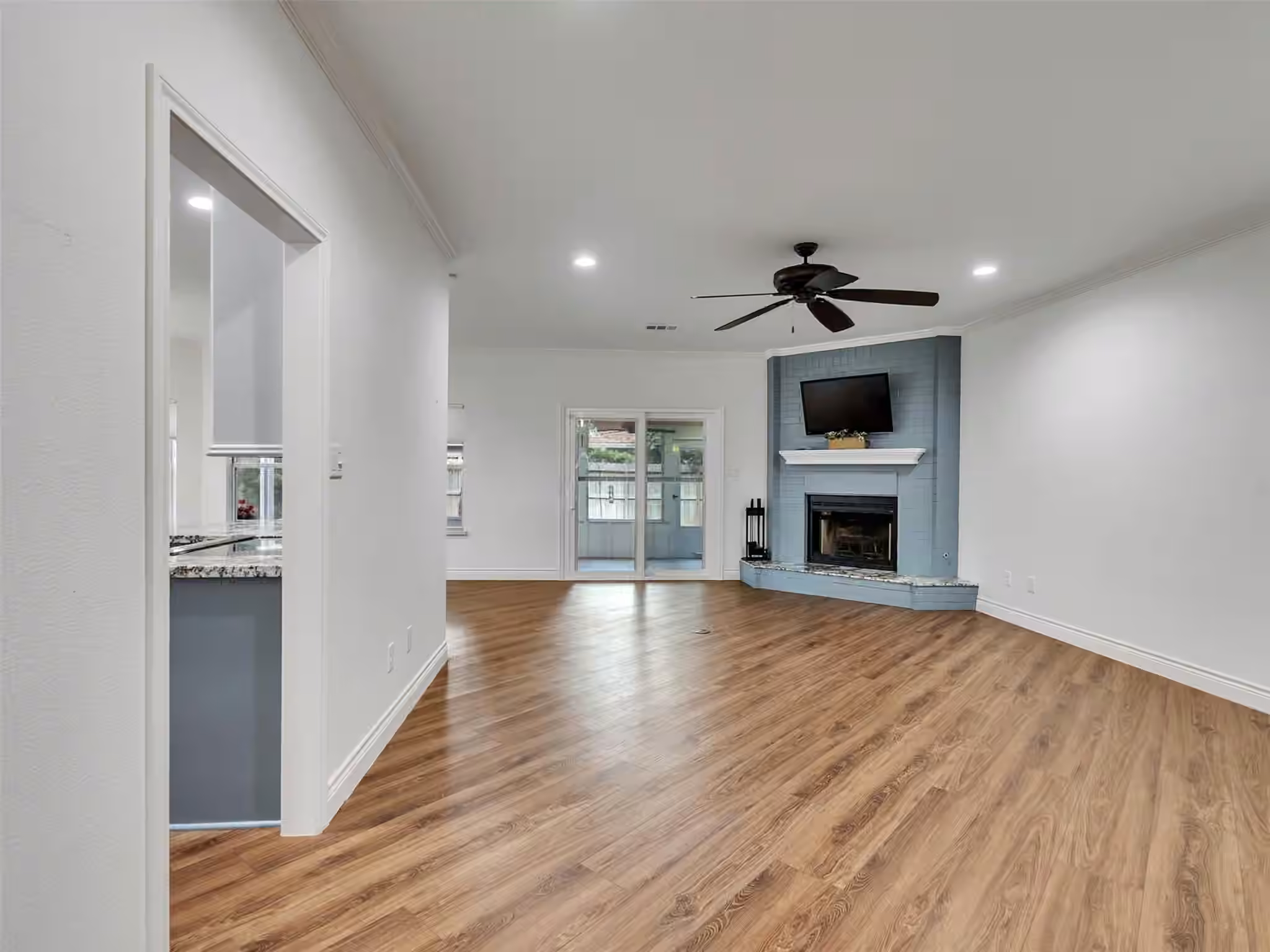 Photo 5 of 10459 Twin Circles Drive, Montgomery, TX