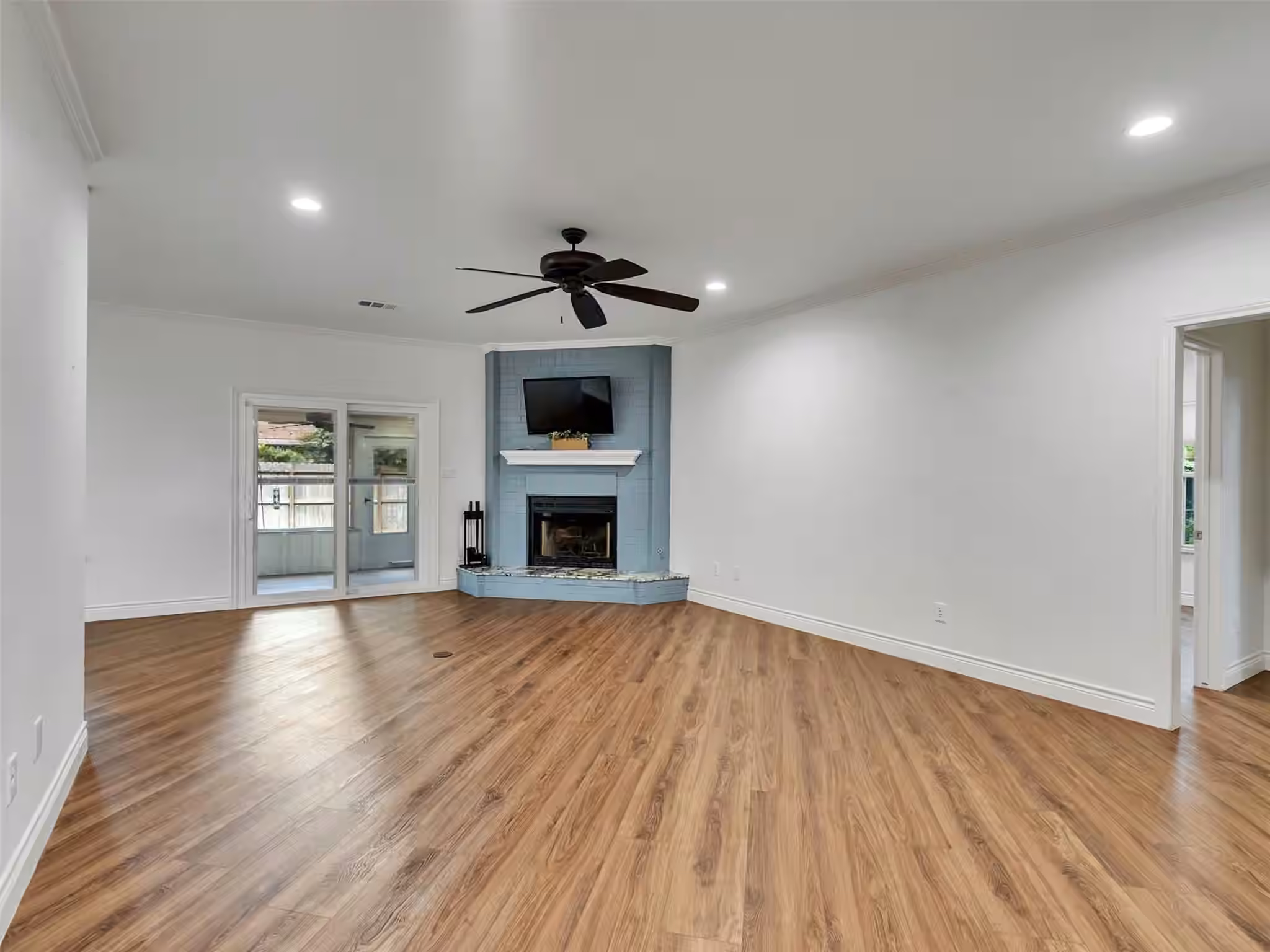 Photo 6 of 10459 Twin Circles Drive, Montgomery, TX